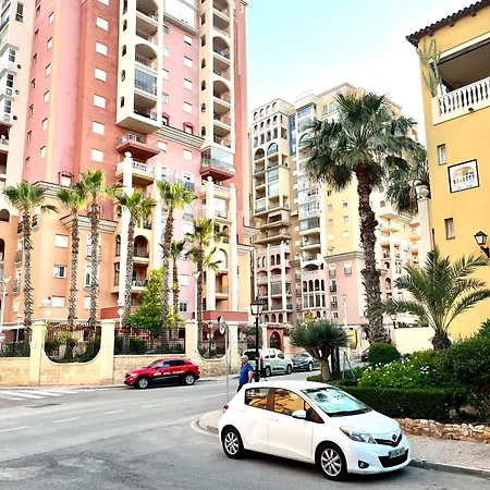 Cozy And Bright Locos דירה *